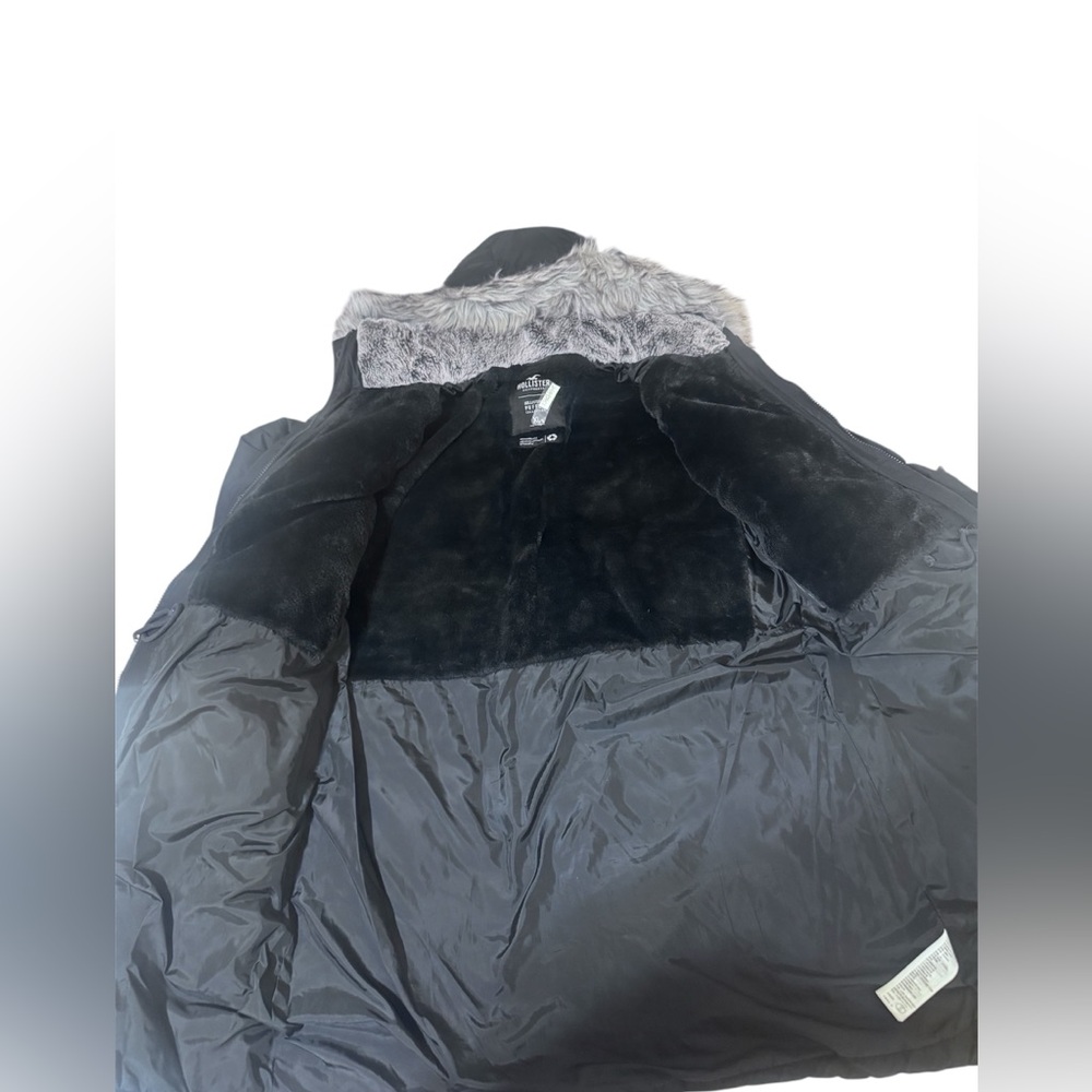 Hollister Charcoal Puffer Jacket with Faux Fur Trim - Picture 7 of 9